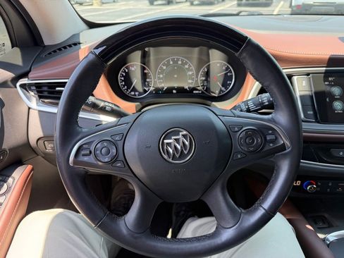 Used 2019 Buick Enclave Avenir w/ Avenir Technology Package FWD image 16