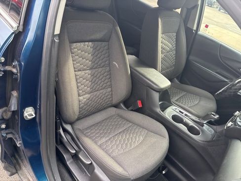 Used 2019 Chevrolet Equinox LT w/ LPO, Floor Liner Package image 8