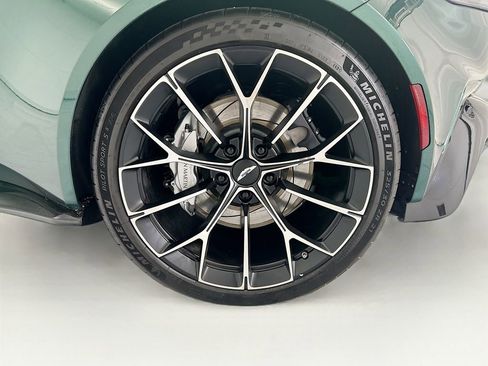 Used 2026 Aston Martin V8 Vantage Coupe RWD image 26