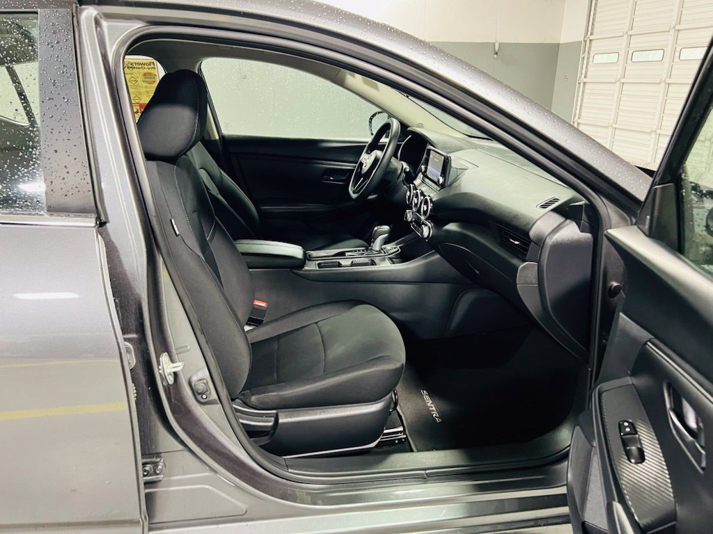 Used 2025 Nissan Sentra S FWD image 33