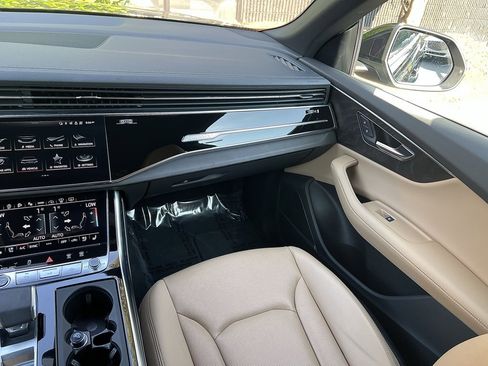 Used 2023 Audi Q8 Prestige image 36