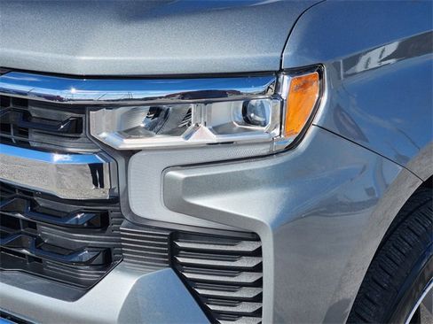 Used 2025 Chevrolet Silverado 1500 LT image 9