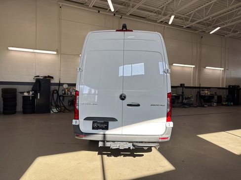 Used 2025 Mercedes-Benz Sprinter 3500 image 4