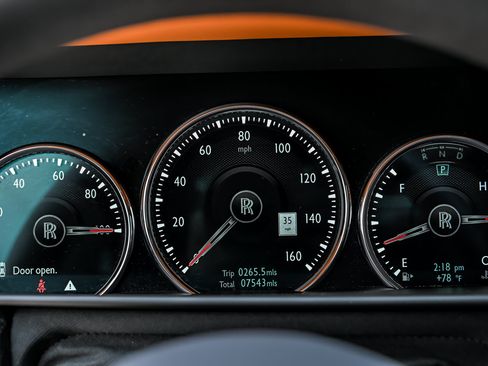 Used 2023 Rolls-Royce Cullinan Black Badge AWD/4WD image 31