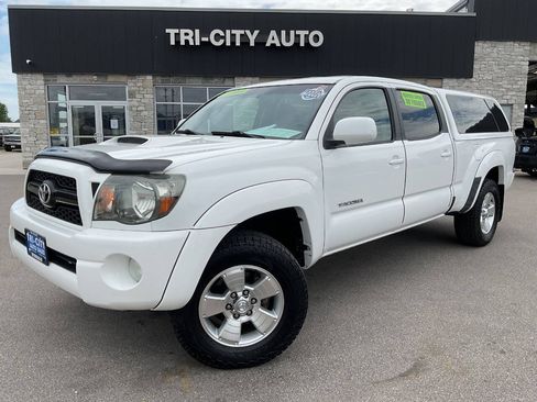 Used 2011 Toyota Tacoma PreRunner w/ TRD Sport Pkg RWD image 1