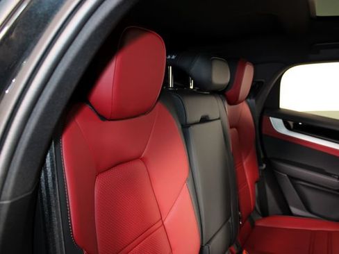 Certified 2026 Porsche Cayenne S AWD/4WD image 24
