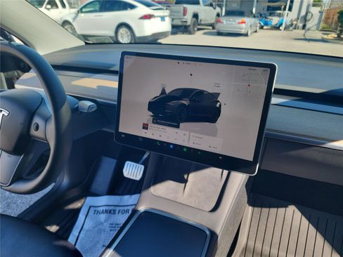 Used 2022 Tesla Model Y Performance image 26