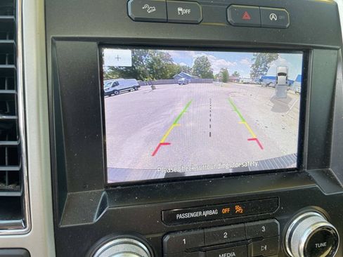 Used 2019 Ford F150 Lariat w/ Equipment Group 502A Luxury AWD/4WD image 27