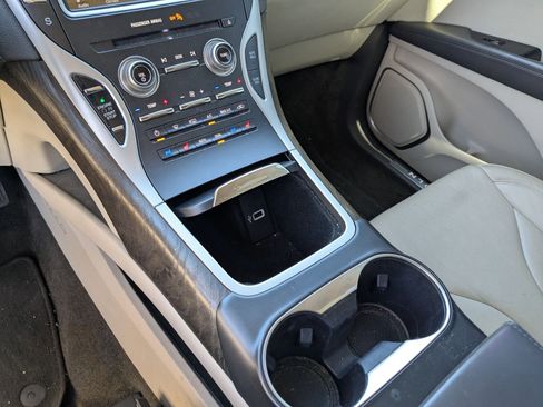 Used 2017 Lincoln MKX Reserve w/ Lincoln MKX Climate Package image 18