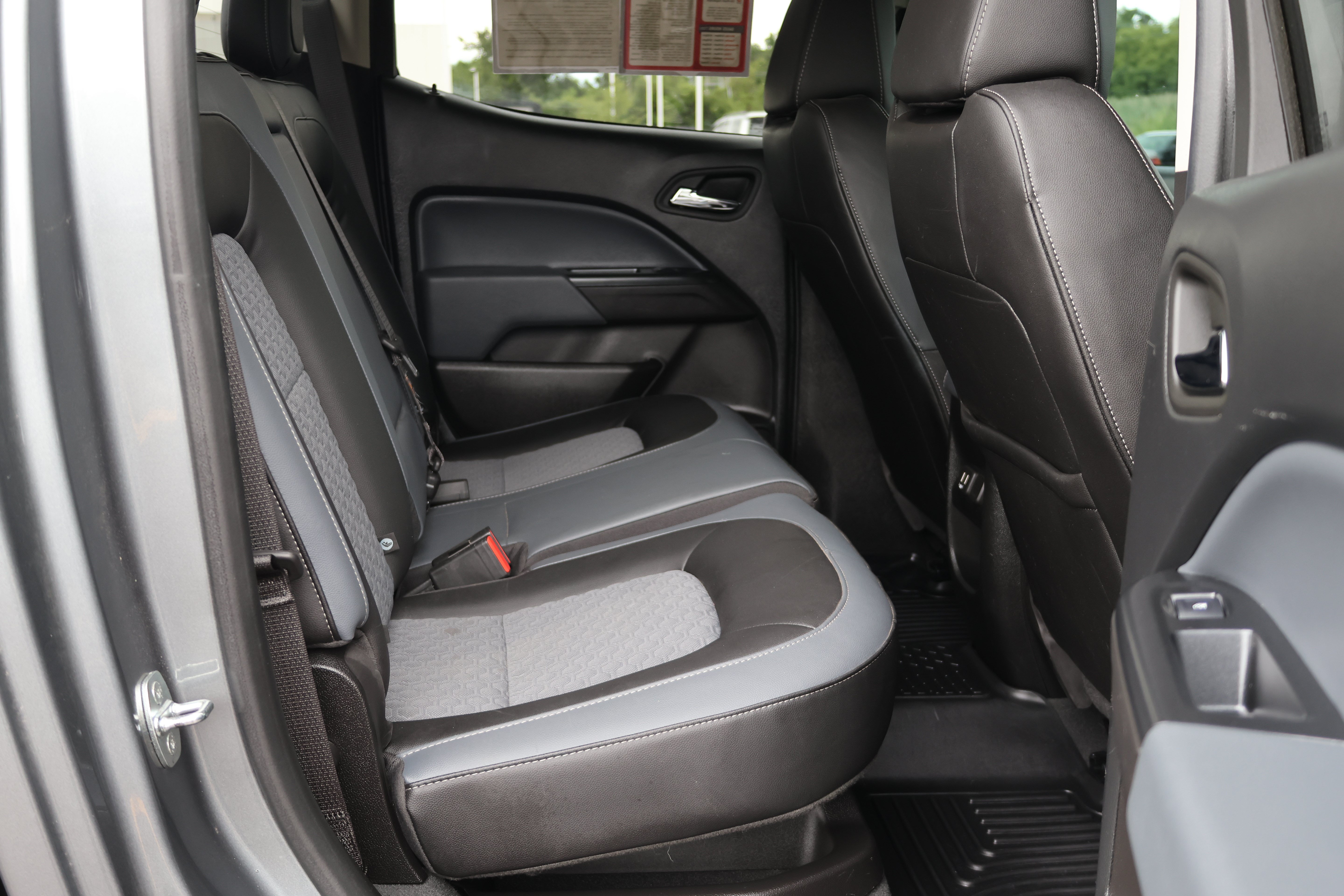 Used 2022 Chevrolet Colorado Z71 AWD/4WD image 20