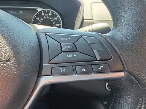 Used 2025 Nissan Altima 2.5 SV FWD image 18