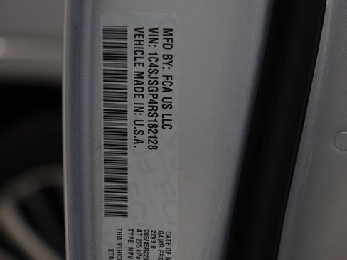 Used 2024 Jeep Grand Wagoneer L Series III image 27