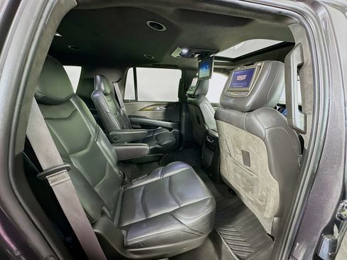 Used 2017 Cadillac Escalade Platinum AWD/4WD image 33
