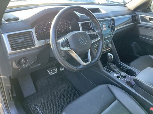 Used 2023 Volkswagen Atlas Cross Sport SEL R-Line image 19