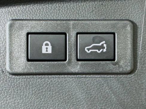 Used 2025 Subaru Outback Premium w/ Popular Package #1A AWD/4WD image 11