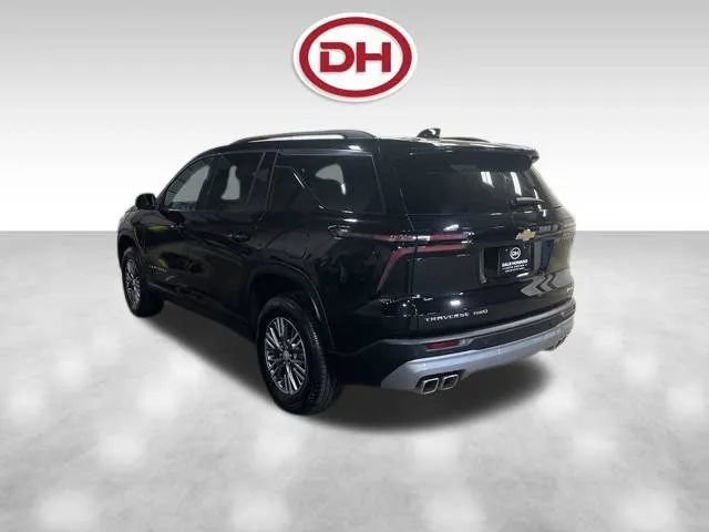 Used 2025 Chevrolet Traverse LT w/ Driver Confidence Package AWD/4WD image 9