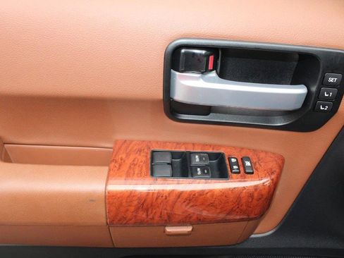 Used 2020 Toyota Sequoia Platinum image 9