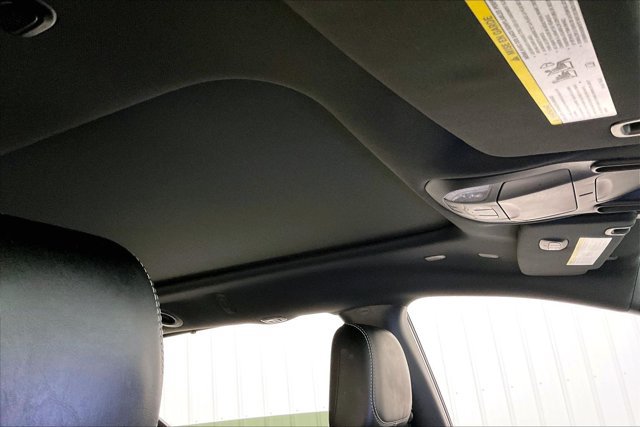Used 2025 Chrysler Pacifica Limited FWD image 22