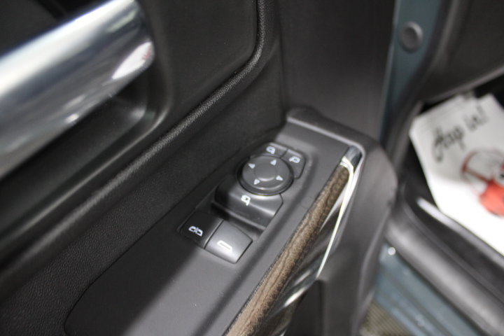 Used 2025 Chevrolet Silverado 2500 LT AWD/4WD image 17
