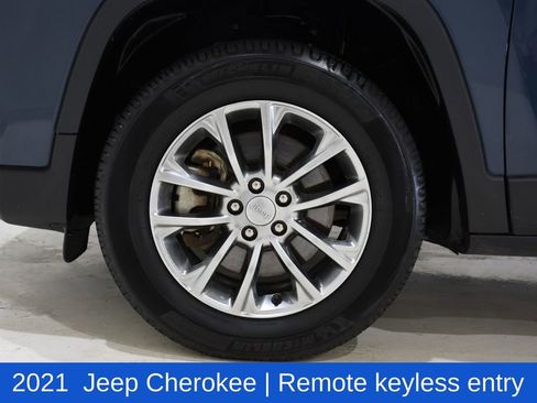 Used 2021 Jeep Cherokee Latitude Plus image 6