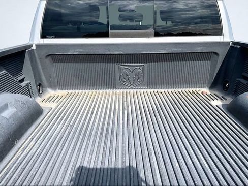 Used 2016 RAM 1500 Classic SLT RWD image 7
