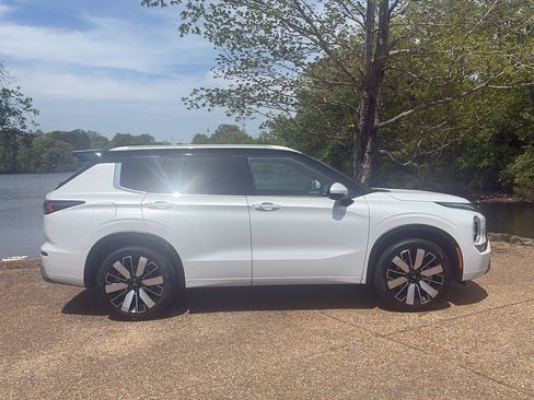 New 2026 Mitsubishi Outlander SEL AWD/4WD image 3