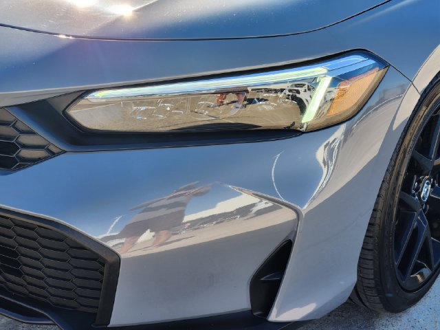 Used 2025 Honda Civic Sport image 16