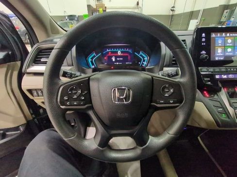 Used 2018 Honda Odyssey EX image 4