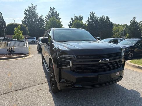 Used 2023 Chevrolet Suburban RST AWD/4WD image 5