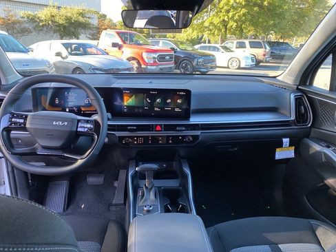 New 2026 Kia Sorento LX image 27