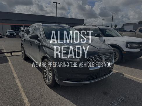 Used 2022 Lincoln Nautilus Reserve FWD image 5