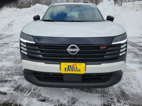 Used 2026 Nissan Kicks SR w/ SR Premium Package image 2