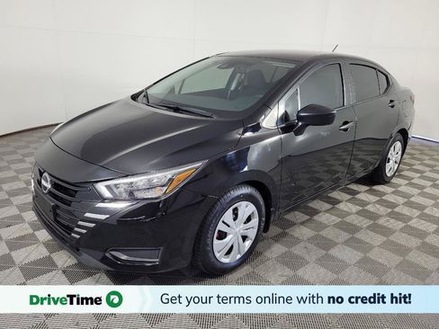 Used 2025 Nissan Versa S w/ Trunk Package FWD image 1