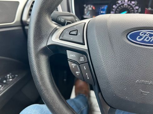 Used 2020 Ford Fusion SE image 27