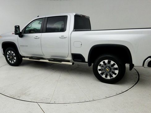 Used 2022 Chevrolet Silverado 2500 LT w/ Convenience Package AWD/4WD image 6