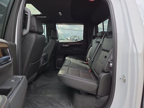 Used 2023 Chevrolet Silverado 1500 High Country w/ High Country Premium Package AWD/4WD image 13