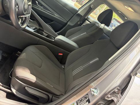 Used 2025 Hyundai Elantra SEL FWD image 37