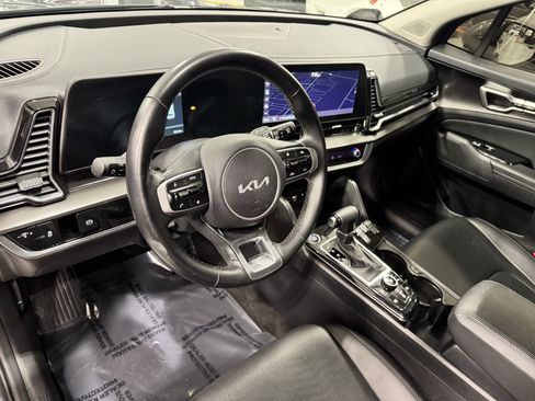 Used 2024 Kia Sportage EX image 17