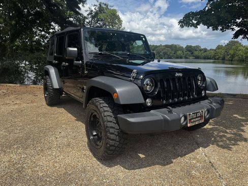 Used 2017 Jeep Wrangler Unlimited Sport AWD/4WD image 1
