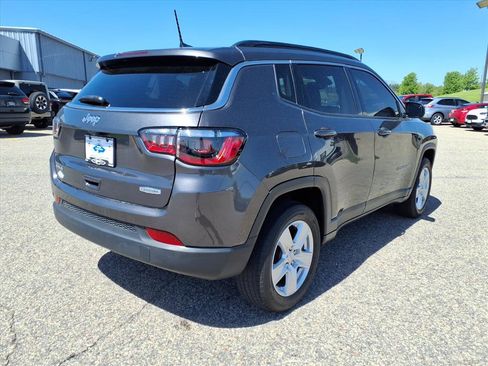 Used 2022 Jeep Compass Latitude AWD/4WD image 5