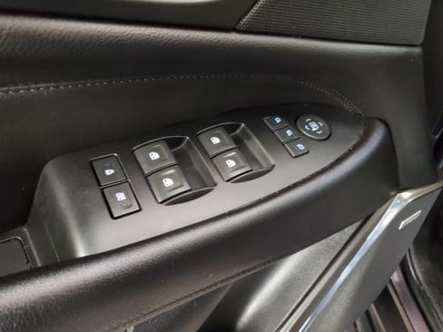 Used 2017 Cadillac Escalade Luxury AWD/4WD image 16