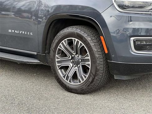 Used 2023 Jeep Wagoneer L Series II image 7