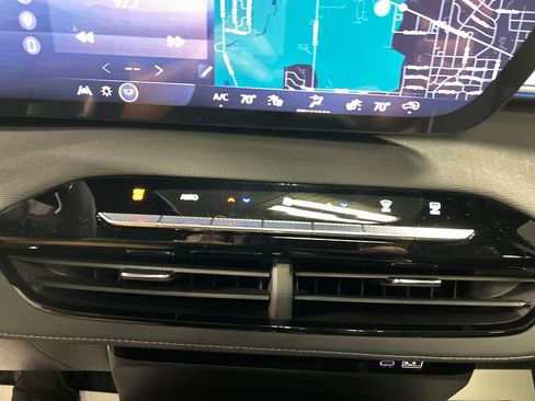 New 2026 Buick Enclave Sport Touring w/ Power Package AWD/4WD image 17