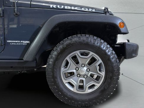 Used 2018 Jeep Wrangler Unlimited Rubicon w/ Connectivity Group AWD/4WD image 34