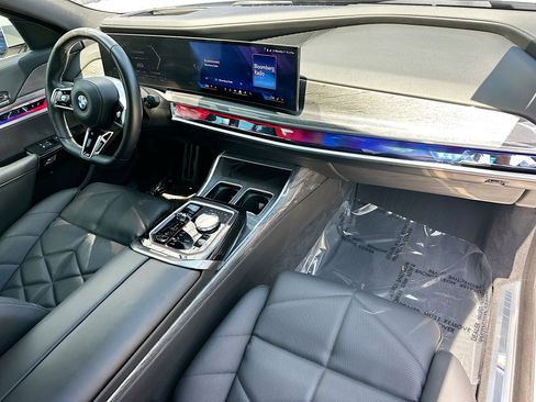 Used 2023 BMW 740i w/ Parking Assistance Package RWD image 28