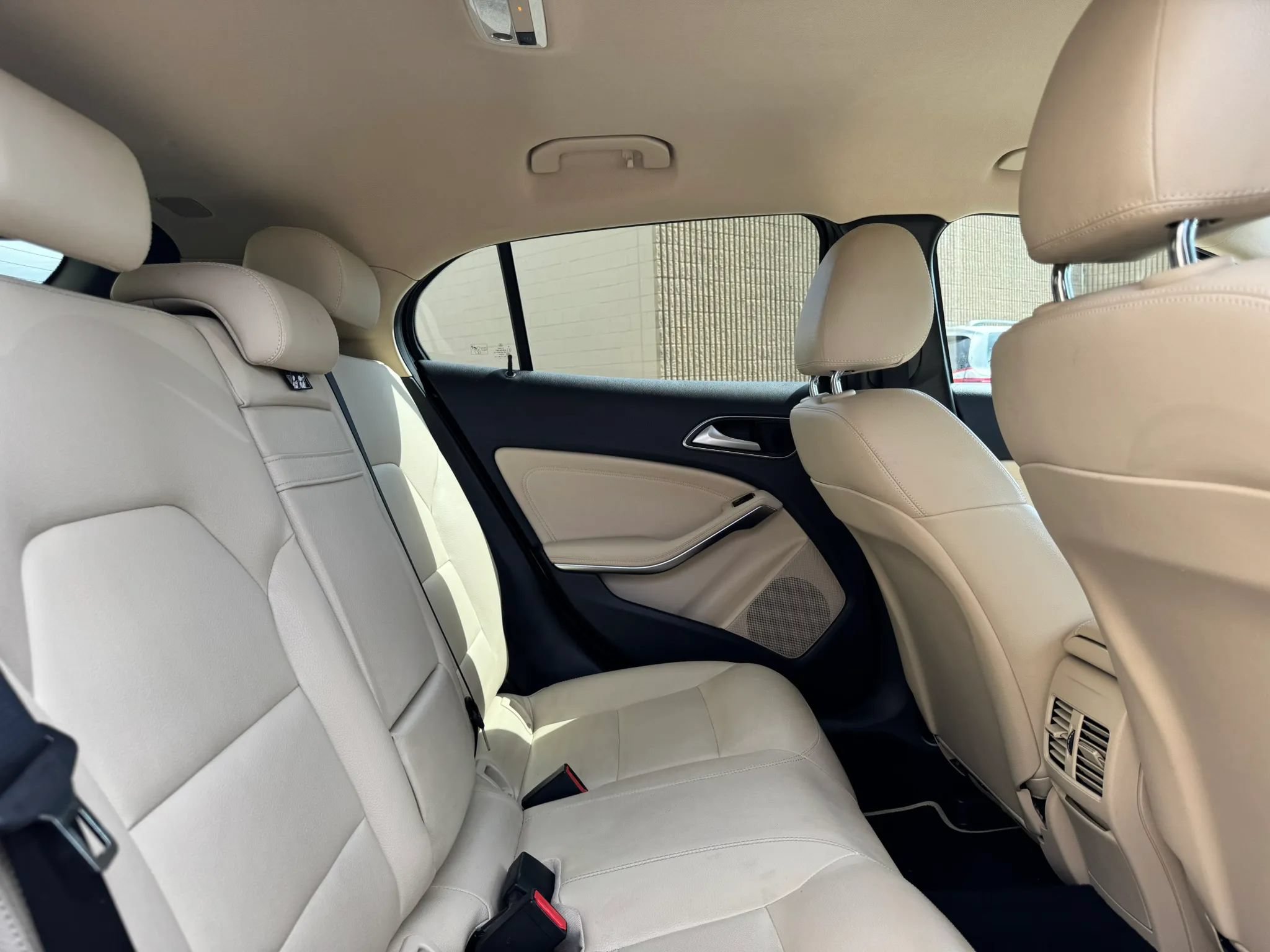 Used 2015 Mercedes-Benz GLA 250 4MATIC image 29