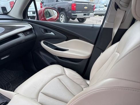Used 2020 Buick Envision Essence image 17