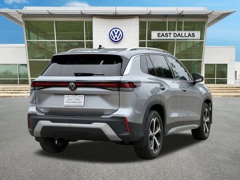 New 2026 Volkswagen Tiguan SE FWD image 3