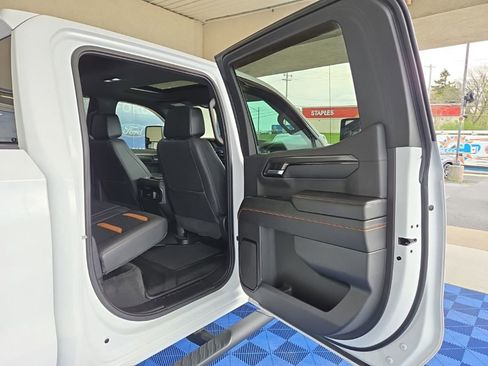 Used 2023 GMC Sierra 1500 AT4 w/ Technology Package AWD/4WD image 34