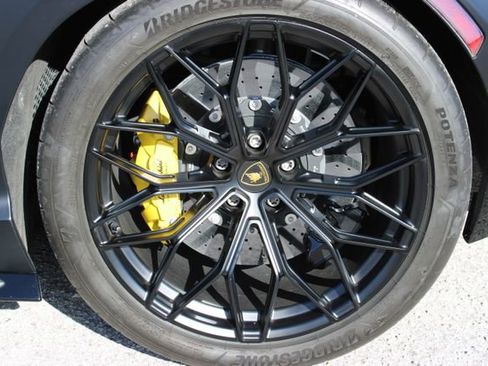 Used 2024 Lamborghini Revuelto AWD/4WD image 20